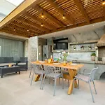 Villa Arfna *